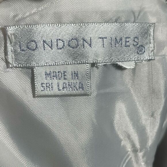 LONDON TIMES Animal Print Cotton Dress, Crisscross Bust, Ruched design, Size M - Picture 9 of 10